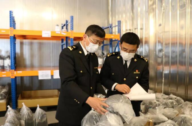 <a href='http://www.nybtm.com' title='危險(xiǎn)品運(yùn)輸' >危險(xiǎn)品運(yùn)輸</a>